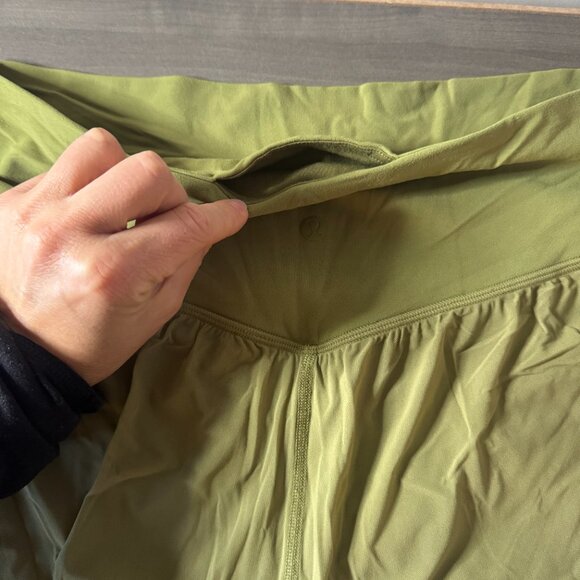 Lululemon Nulu and Mesh High-Rise Yoga Short 3.5" size 10, Bronze Green - Picture 4 of 4